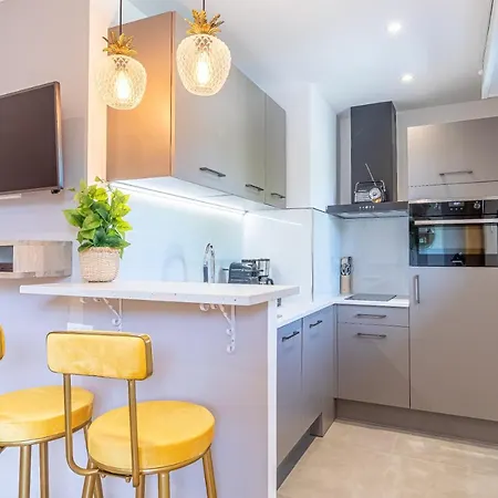 Le 182, Plage A Pied, Balcon & Climatisation Apartman Menton